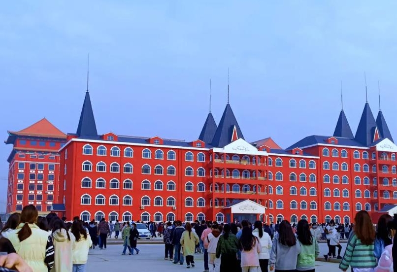 ag8九游会登入用专业外语服务地方区域经济发展